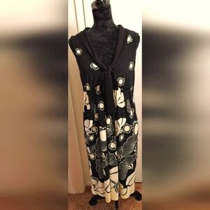 NWOT Maggy London Sleeveless Floral Empire Waist Dress. Size 14